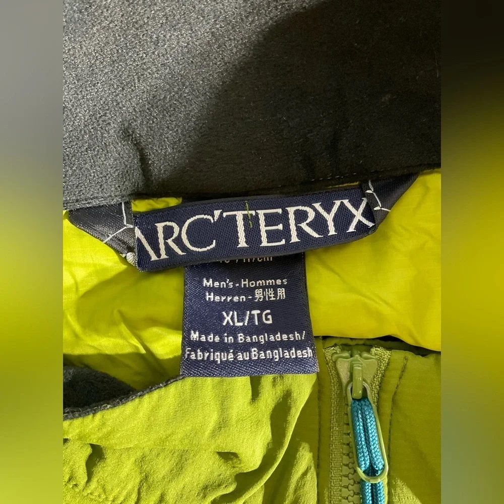 Arc'teryx Men's Green Performance Jacket - Picture 7 of 11